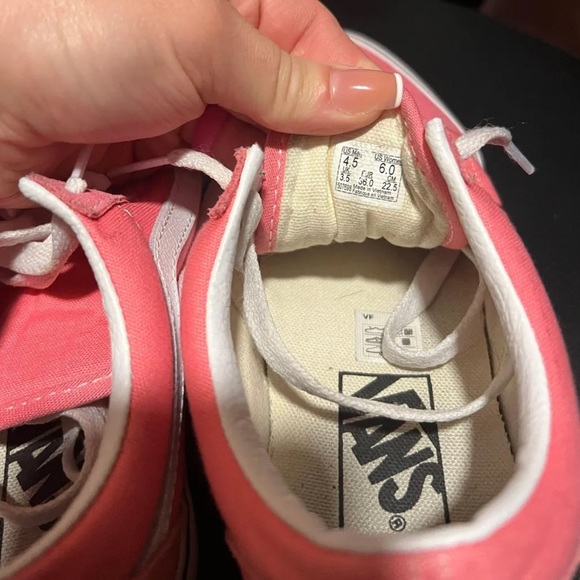 Vans - Picture 4 of 4